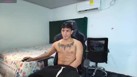  Lei  online show from February 12, 5:48 pm