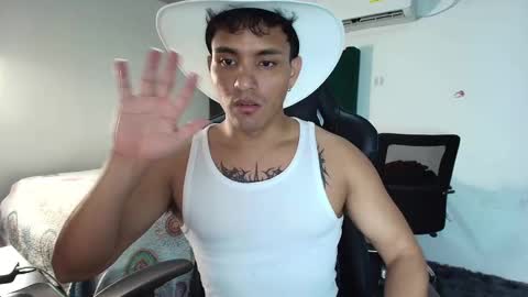 Snapshot of lei_77 chatting on March 1, 11:37 pm Lei online show from March 1, 11:37 pm