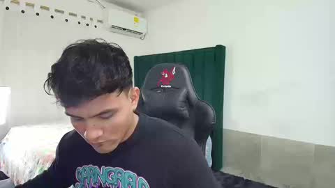 Snapshot of lei_77 chatting on September 8, 9:58 pm Lei online show from September 8, 9:58 pm