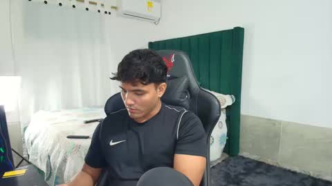 Snapshot of lei_77 chatting on September 28, 12:16 am Lei online show from September 28, 12:16 am