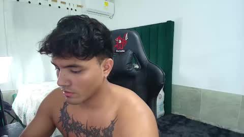 Snapshot of lei_77 chatting on October 10, 9:14 pm Lei online show from October 10, 9:14 pm