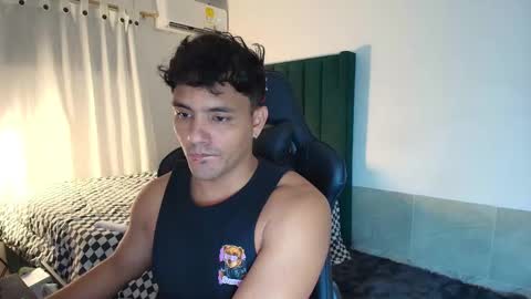 Snapshot of lei_77 chatting on October 23, 11:24 pm Lei online show from October 23, 11:24 pm