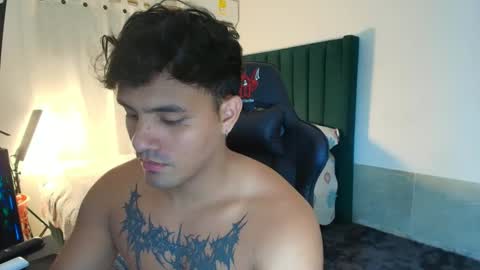 Snapshot of lei_77 chatting on November 20, 10:53 pm Lei online show from November 20, 10:53 pm