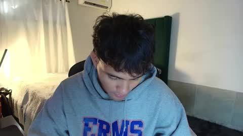 Snapshot of lei_77 chatting on November 27, 8:11 pm Lei online show from November 27, 8:11 pm