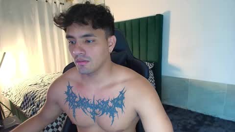 Snapshot of lei_77 chatting on December 2, 10:05 pm Lei online show from December 2, 10:05 pm