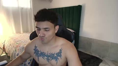  Lei  online show from July 26, 7:54 pm