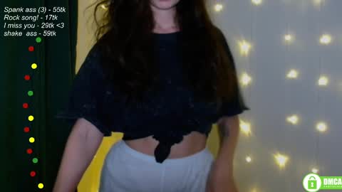 hey Im Leia and I love rock  online show from March 8, 6:16 pm