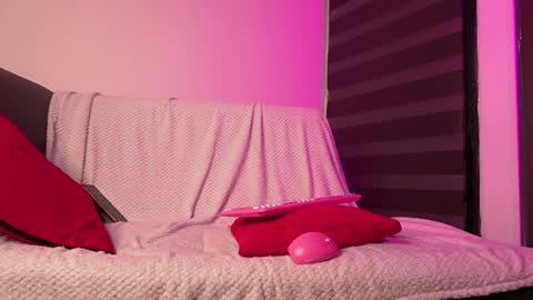 Leah online show from April 7, 11:26 pm