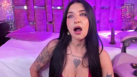 Snapshot of leiawong chatting on November 8, 4:45 am Leia online show from November 8, 4:45 am