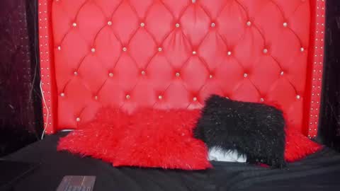 LEIGH ANGELS online show from February 28, 8:28 pm