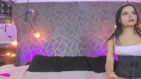 Snapshot of leigh_angels chatting on July 14, 10:15 pm LEIGH ANGELS online show from July 14, 10:15 pm