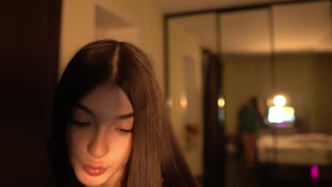 Snapshot of leila_4ever chatting on December 16, 2:38 pm Leila online show from December 16, 2:38 pm