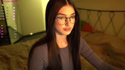 Snapshot of leila_4ever chatting on December 20, 4:46 pm Leila online show from December 20, 4:46 pm