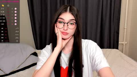 Leila online show from April 29, 7:31 pm