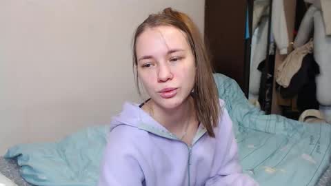 Snapshot of leila_bambi chatting on February 19, 10:42 pm leila_bambi online show from February 19, 10:42 pm