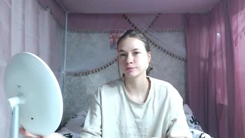 Snapshot of leila_bambi_ chatting on November 23, 12:49 pm leila_bambi_ online show from November 23, 12:49 pm