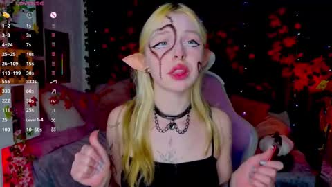 Snapshot of leiladwight chatting on October 31, 5:36 pm Leila online show from October 31, 5:36 pm