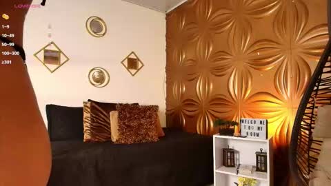 Leila online show from March 14, 7:19 pm