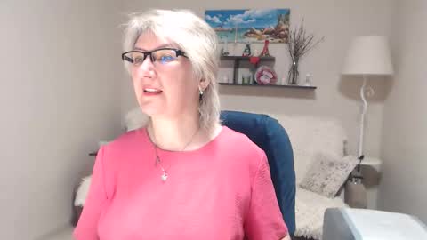 Leila Kinky online show from May 1, 2:05 am
