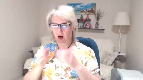 Leila Kinky online show from May 5, 5:26 am