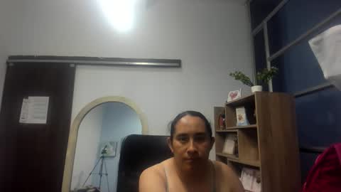 Snapshot of leilasmith_ chatting on June 4, 11:16 am Leila online show from June 4, 11:16 am