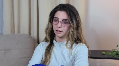 Snapshot of lelahcaminero chatting on November 1, 8:33 pm Alexandria online show from November 1, 8:33 pm