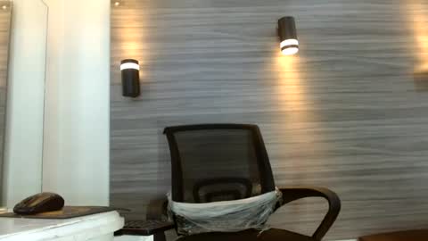 lelehott01 online show from July 28, 2:40 am