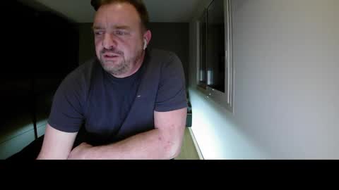 Ange online show from December 1, 8:03 pm