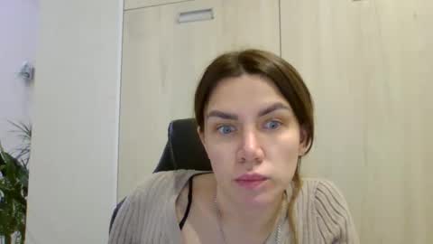 lena6122000 online show from November 25, 6:52 pm