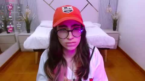 Lena online show from November 15, 1:18 pm