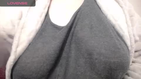 Snapshot of lenagolden chatting on January 30, 9:04 pm lenagolden online show from January 30, 9:04 pm