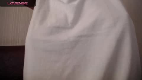 Snapshot of lenagolden chatting on October 7, 9:50 am lenagolden online show from October 7, 9:50 am