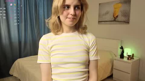 Snapshot of lenexo chatting on September 15, 10:37 am Earlene online show from September 15, 10:37 am