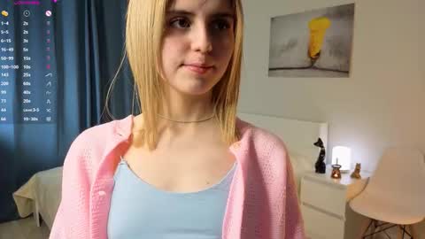 Snapshot of lenexo chatting on October 15, 6:52 pm Earlene online show from October 15, 6:52 pm