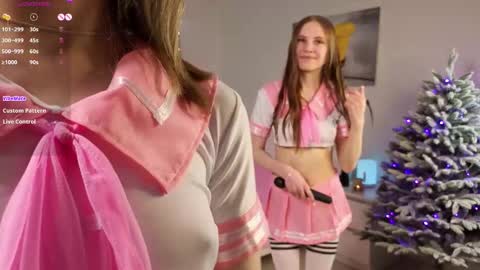 Snapshot of lenexo chatting on December 21, 6:59 pm Earlene online show from December 21, 6:59 pm