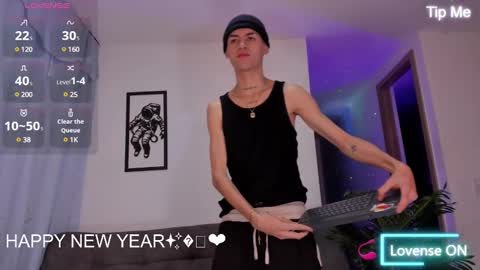 Snapshot of lennercollins_ chatting on January 11, 9:26 am Lenner INDEPENDENT MODEL online show from January 11, 9:26 am
