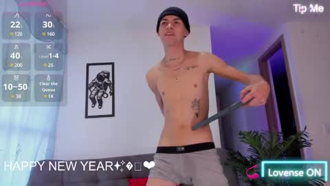 Snapshot of lennercollins_ chatting on January 11, 12:29 pm Lenner INDEPENDENT MODEL online show from January 11, 12:29 pm
