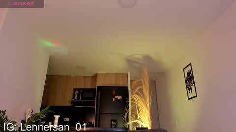 Snapshot of lennercollins_ chatting on February 23, 6:49 am Lenner INDEPENDENT MODEL online show from February 23, 6:49 am