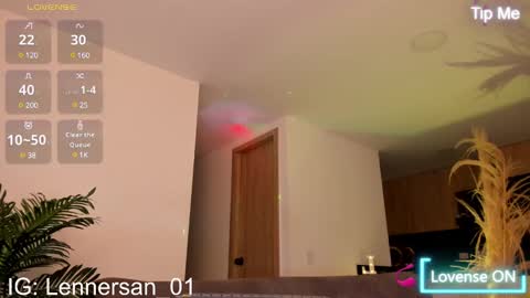 Snapshot of lennercollins_ chatting on February 25, 4:24 am Lenner INDEPENDENT MODEL online show from February 25, 4:24 am