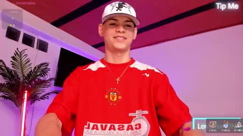 Snapshot of lennercollins_ chatting on November 16, 12:49 am Lenner INDEPENDENT MODEL online show from November 16, 12:49 am