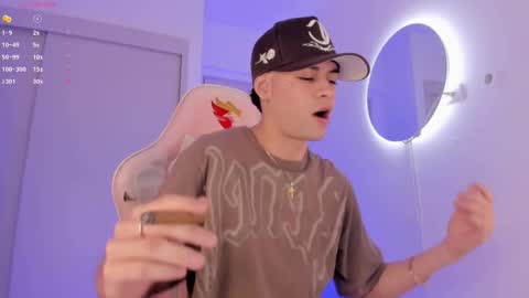 Snapshot of lennercollins_ chatting on November 22, 3:00 pm Lenner INDEPENDENT MODEL online show from November 22, 3:00 pm