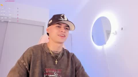 Snapshot of lennercollins_ chatting on November 27, 5:42 am Lenner INDEPENDENT MODEL online show from November 27, 5:42 am