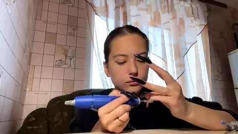 Snapshot of lenniepennachio chatting on April 21, 3:02 am Hellomy name is Natalyits my first day here nice to meet you Give me 50 thumbs ups online show from April 21, 3:02 am