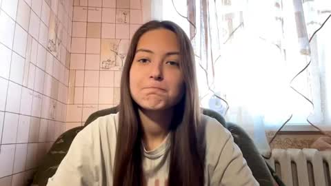 Snapshot of lenniepennachio chatting on April 22, 1:45 pm Hellomy name is Natalyits my first day here nice to meet you Give me 50 thumbs ups online show from April 22, 1:45 pm