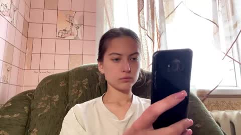 Snapshot of lenniepennachio chatting on April 25, 1:41 pm Hellomy name is Natalyits my first day here nice to meet you Give me 50 thumbs ups online show from April 25, 1:41 pm