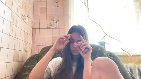 Snapshot of lenniepennachio chatting on May 3, 4:40 am Hellomy name is Natalyits my first day here nice to meet you Give me 50 thumbs ups online show from May 3, 4:40 am