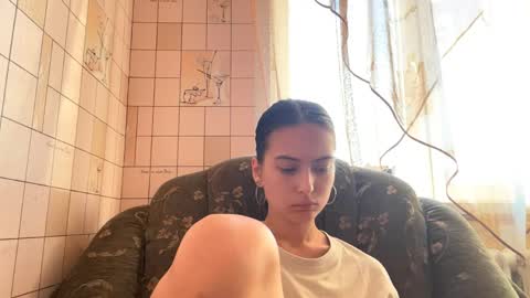 Snapshot of lenniepennachio chatting on May 7, 3:01 am Hellomy name is Natalyits my first day here nice to meet you Give me 50 thumbs ups online show from May 7, 3:01 am