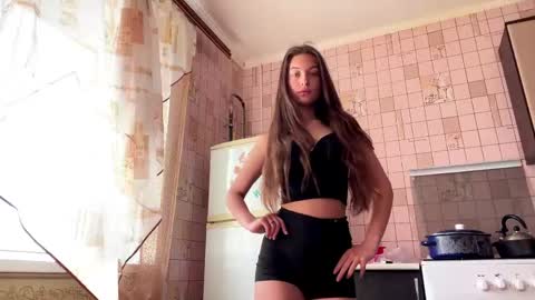 Snapshot of lenniepennachio chatting on May 15, 7:48 am Hellomy name is Natalyits my first day here nice to meet you Give me 50 thumbs ups online show from May 15, 7:48 am