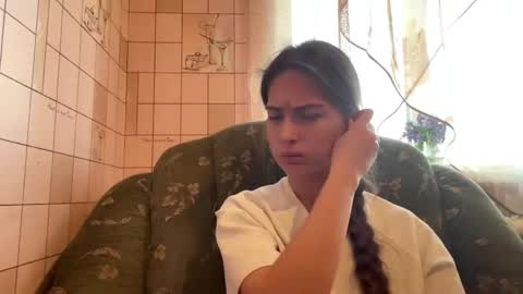 Snapshot of lenniepennachio chatting on May 20, 4:13 pm Hellomy name is Natalyits my first day here nice to meet you Give me 50 thumbs ups online show from May 20, 4:13 pm