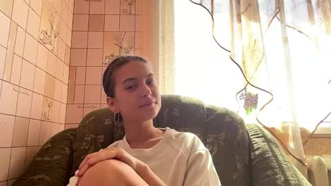 Snapshot of lenniepennachio chatting on May 22, 6:53 am Hellomy name is Natalyits my first day here nice to meet you Give me 50 thumbs ups online show from May 22, 6:53 am